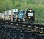 NS 2578 and intermodal out of Lynchburg